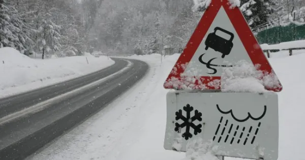 Wintersport Sneeuw Alpen file snelweg ongeluk 05